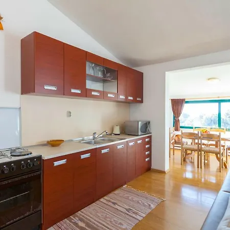 Apartament Puharic *