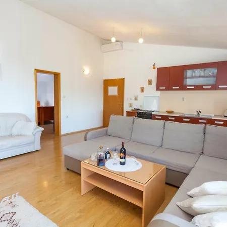 Apartament Puharic *